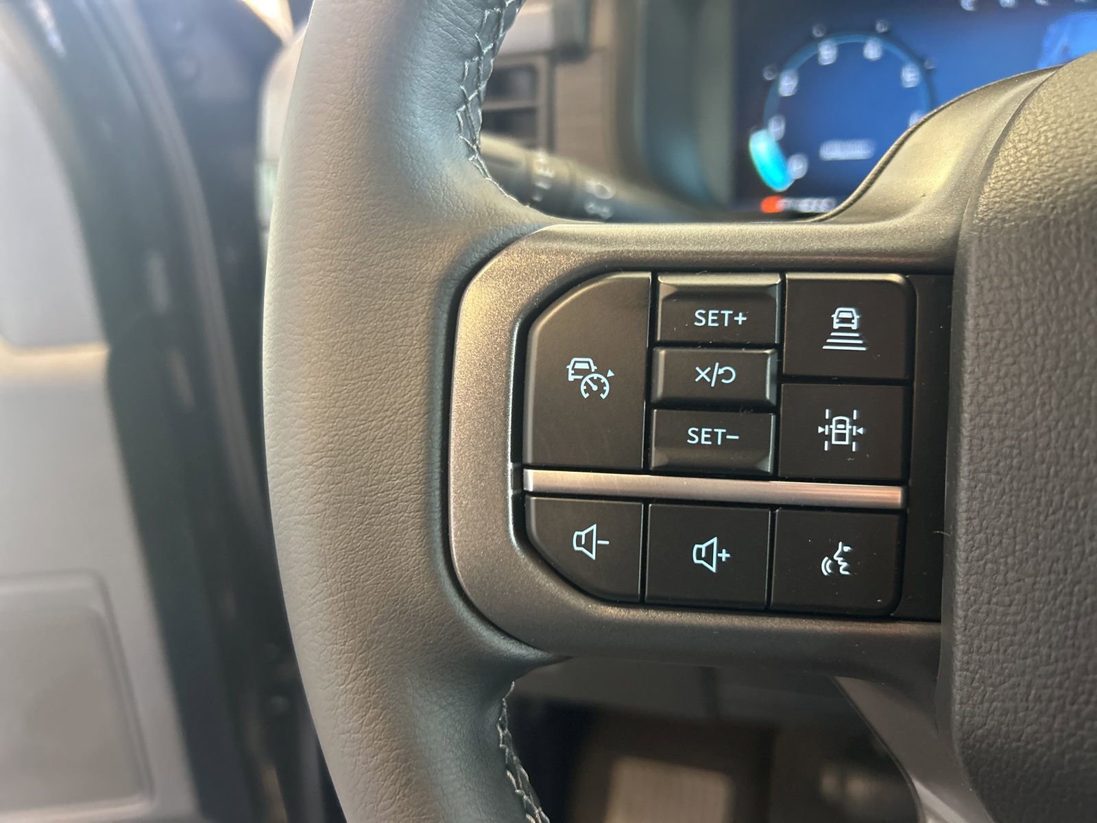 New 2025 Ford F150 XLT w/ Equipment Group 302A MID image 18