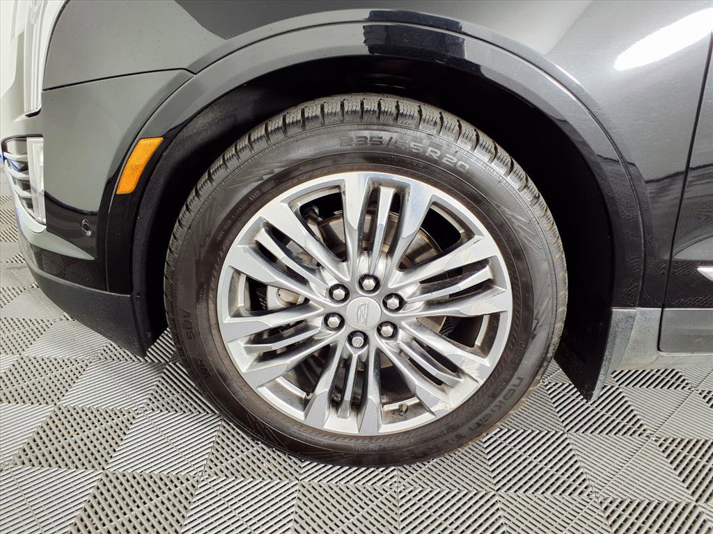 Used 2017 Cadillac XT5 Platinum w/ Driver Assist Package image 7