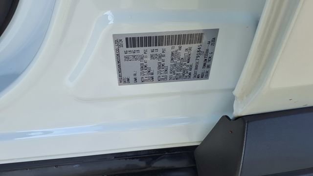 Used 2025 Nissan Rogue SV image 32