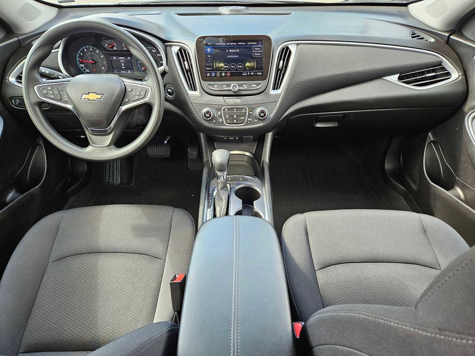 Used 2025 Chevrolet Malibu LT image 15