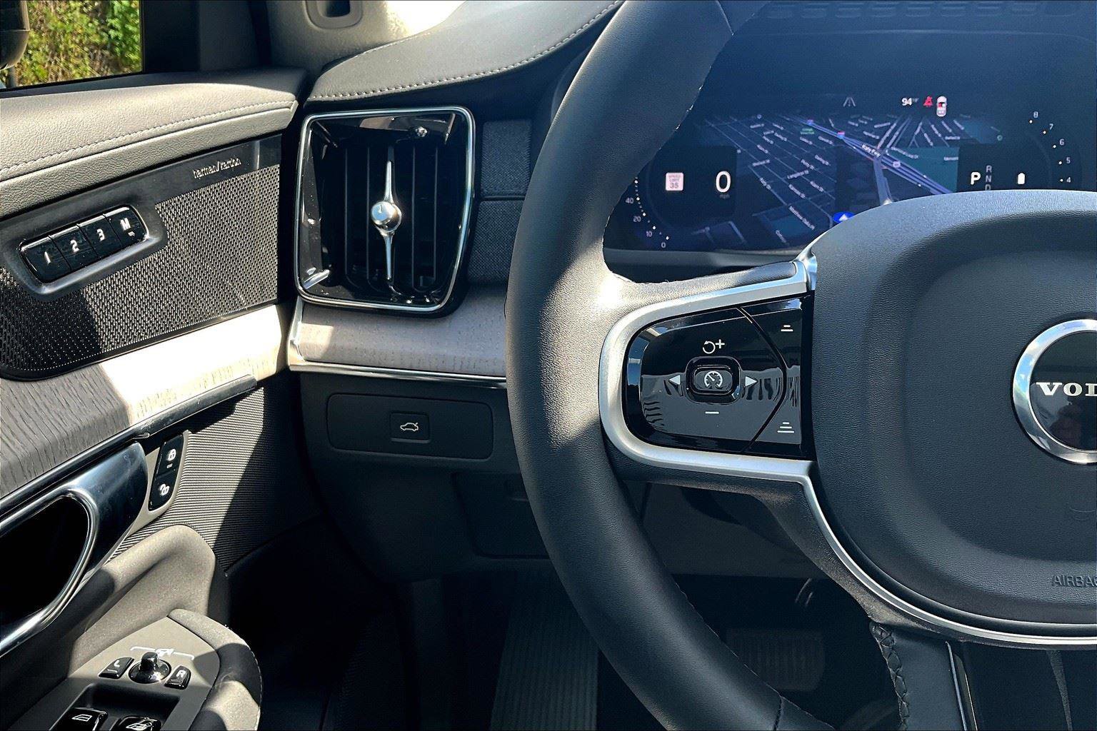 New 2026 Volvo XC90 B6 Ultra w/ Lounge Package image 23