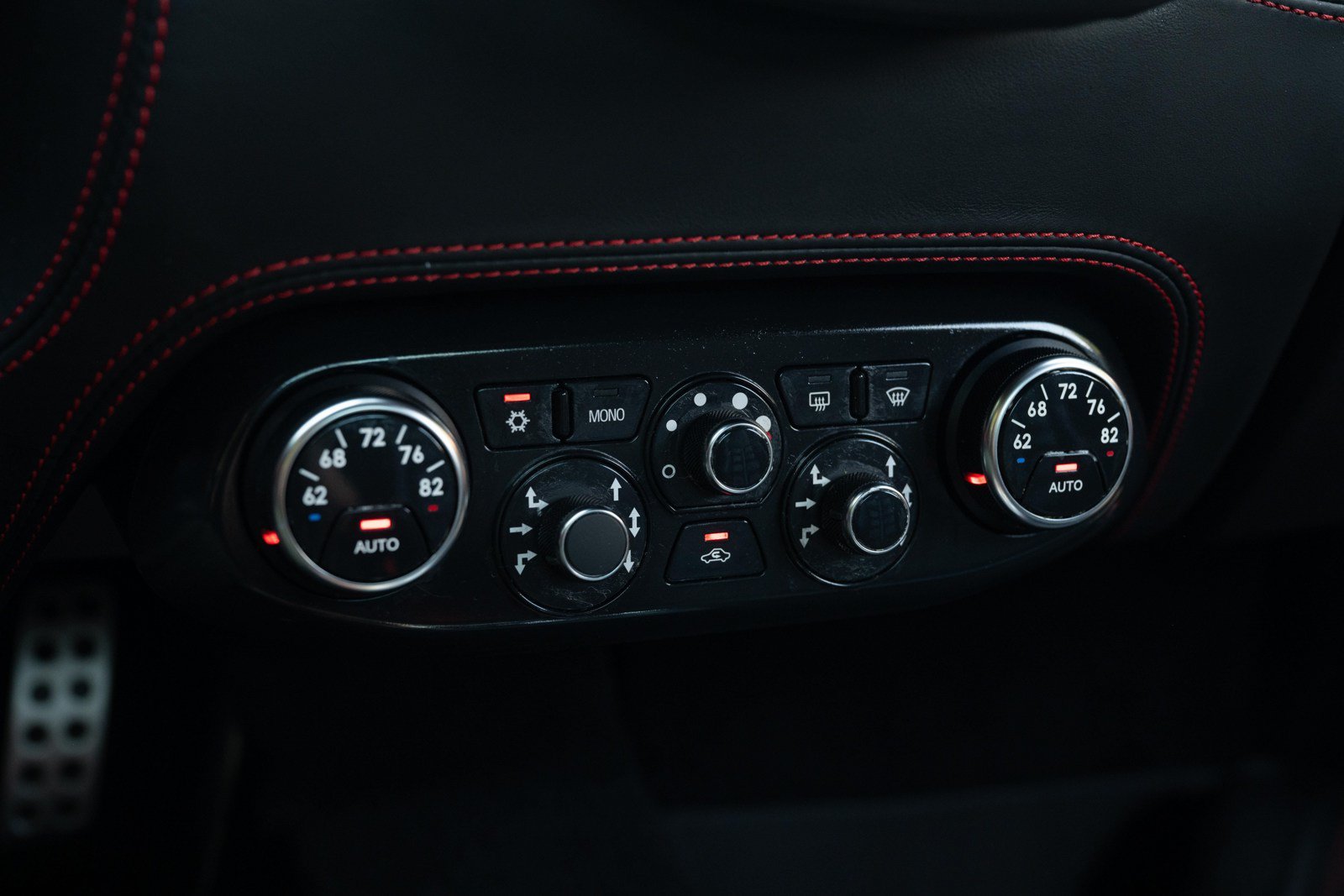 Used 2012 Ferrari 458 Italia Coupe RWD image 38