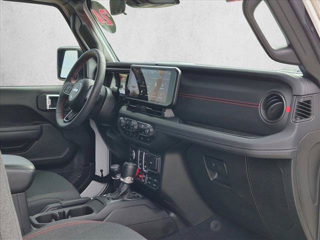 Used 2024 Jeep Wrangler Rubicon AWD/4WD image 17
