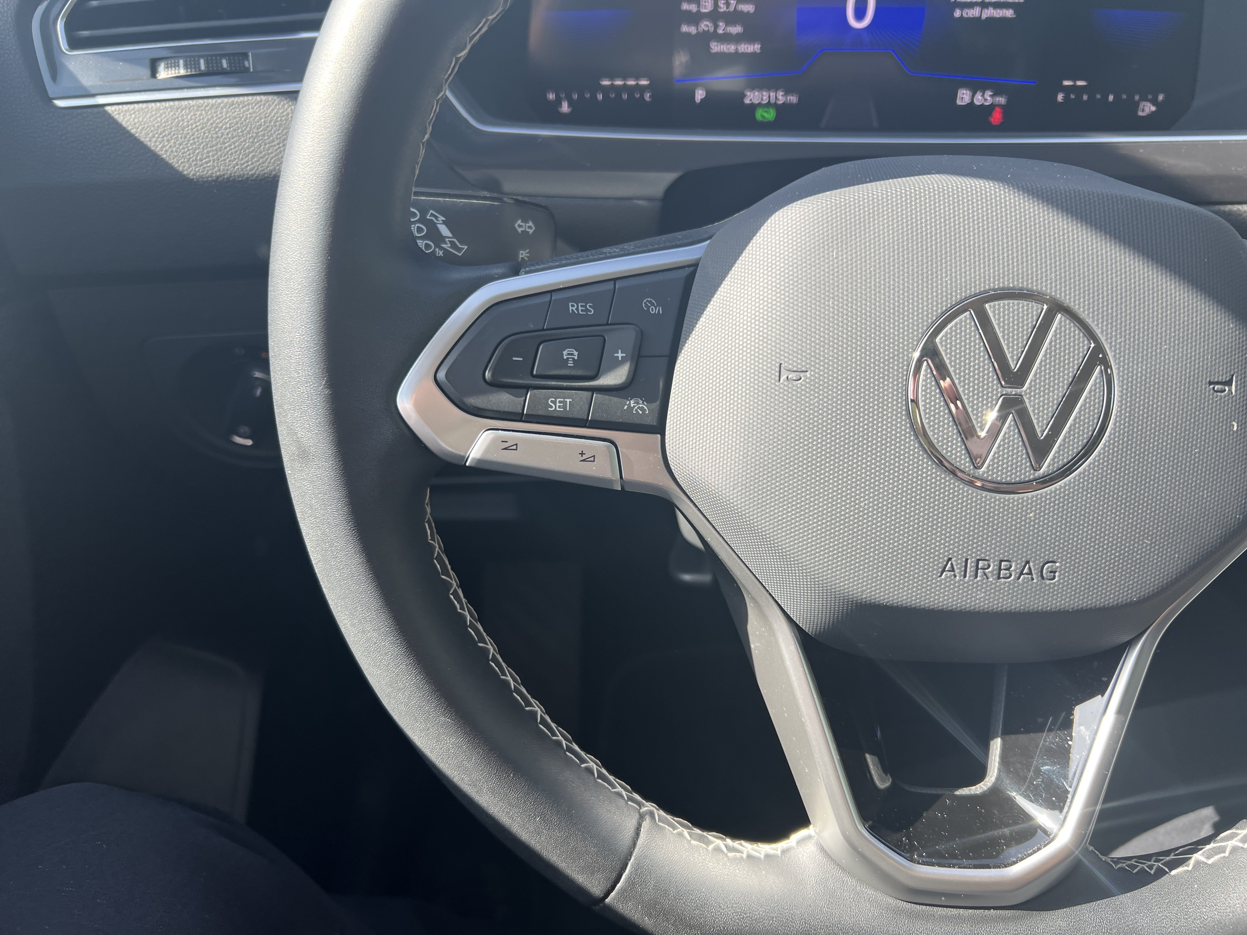 Certified 2023 Volkswagen Tiguan SE FWD image 16