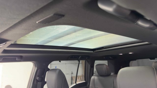Used 2024 Lexus GX 550 w/ Cold Area Package AWD/4WD image 36
