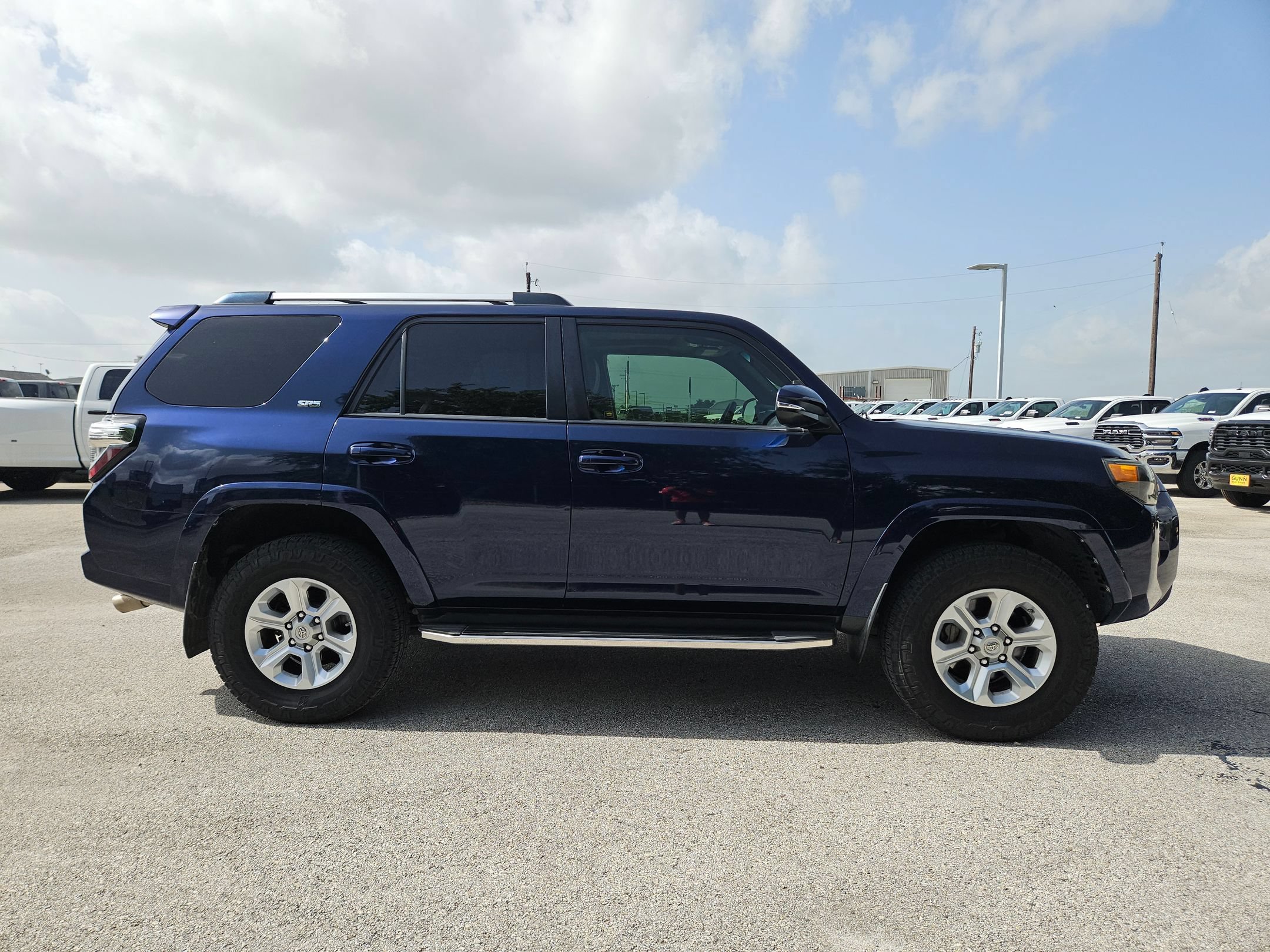 Used 2019 Toyota 4Runner SR5 Premium AWD/4WD image 2