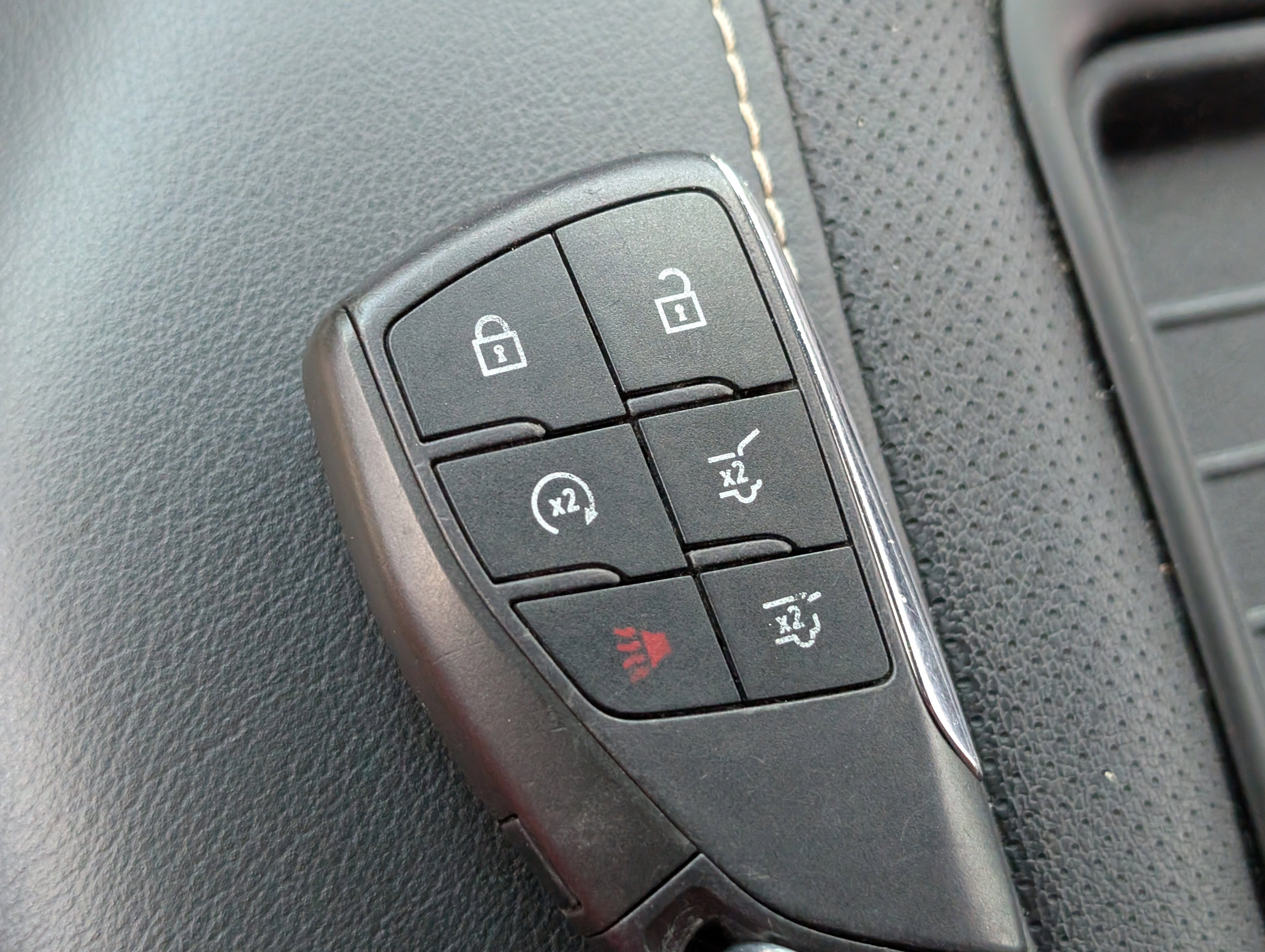 Used 2024 GMC Yukon SLT AWD/4WD image 31