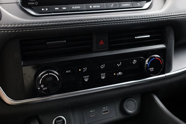 Used 2023 Nissan Rogue S image 19