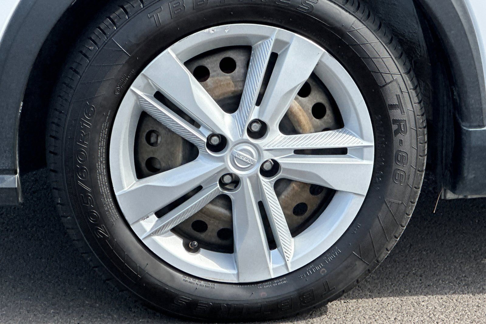 Used 2021 Nissan Kicks S image 30