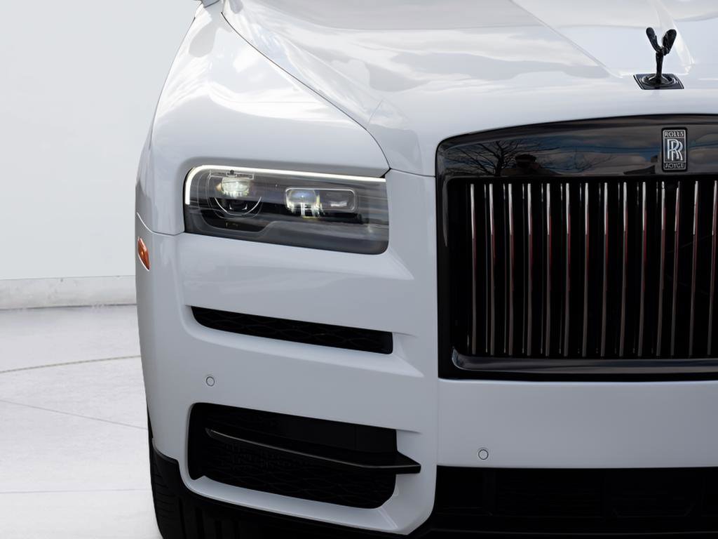 Used 2022 Rolls-Royce Cullinan Black Badge image 14