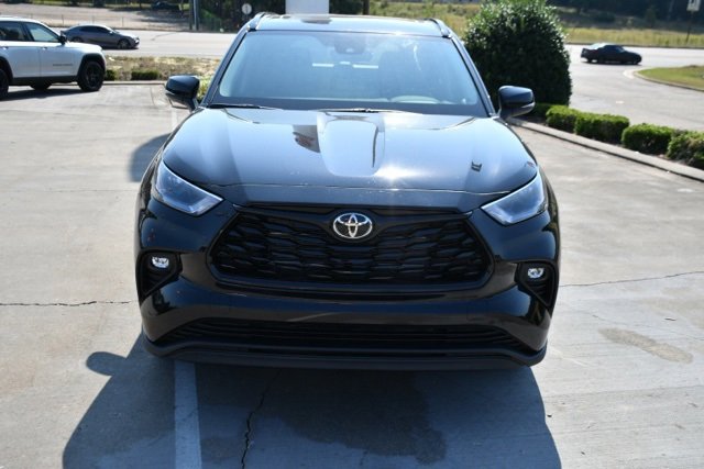 Used 2025 Toyota Highlander XLE image 9