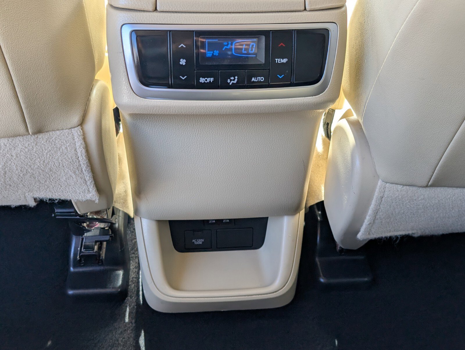 Used 2018 Toyota Highlander XLE image 14