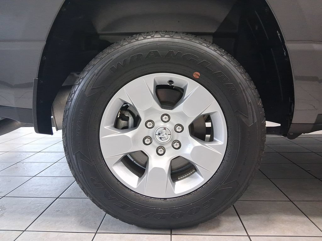 Used 2023 RAM 1500 Big Horn AWD/4WD image 40