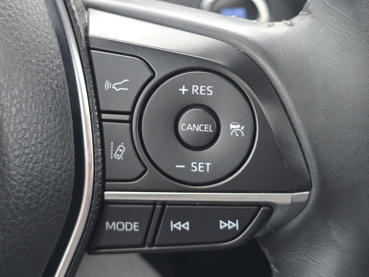 Used 2020 Toyota Camry XLE image 31