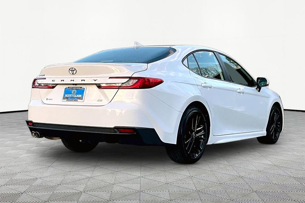 Used 2025 Toyota Camry SE image 6