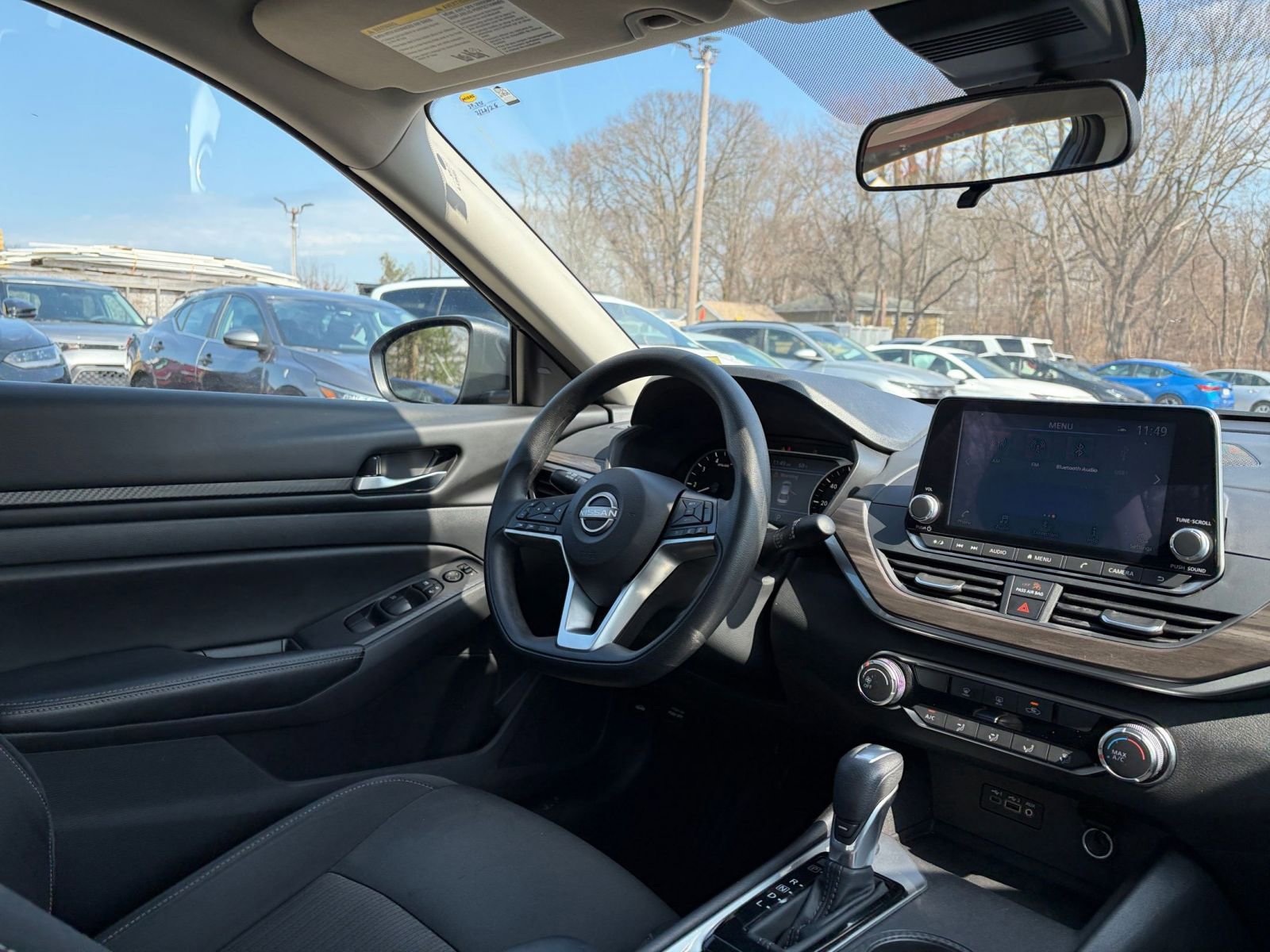 Used 2025 Nissan Altima 2.5 SV FWD image 34