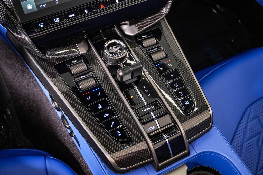Used 2026 Aston Martin Vanquish Convertible RWD image 32