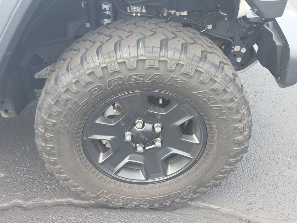 Used 2022 Jeep Gladiator Mojave w/ Cold Weather Group AWD/4WD image 12