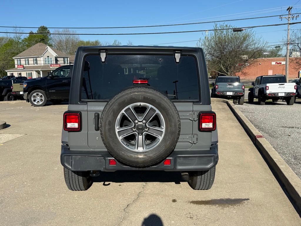 Used 2018 Jeep Wrangler Unlimited Sahara w/ Cold Weather Group image 7
