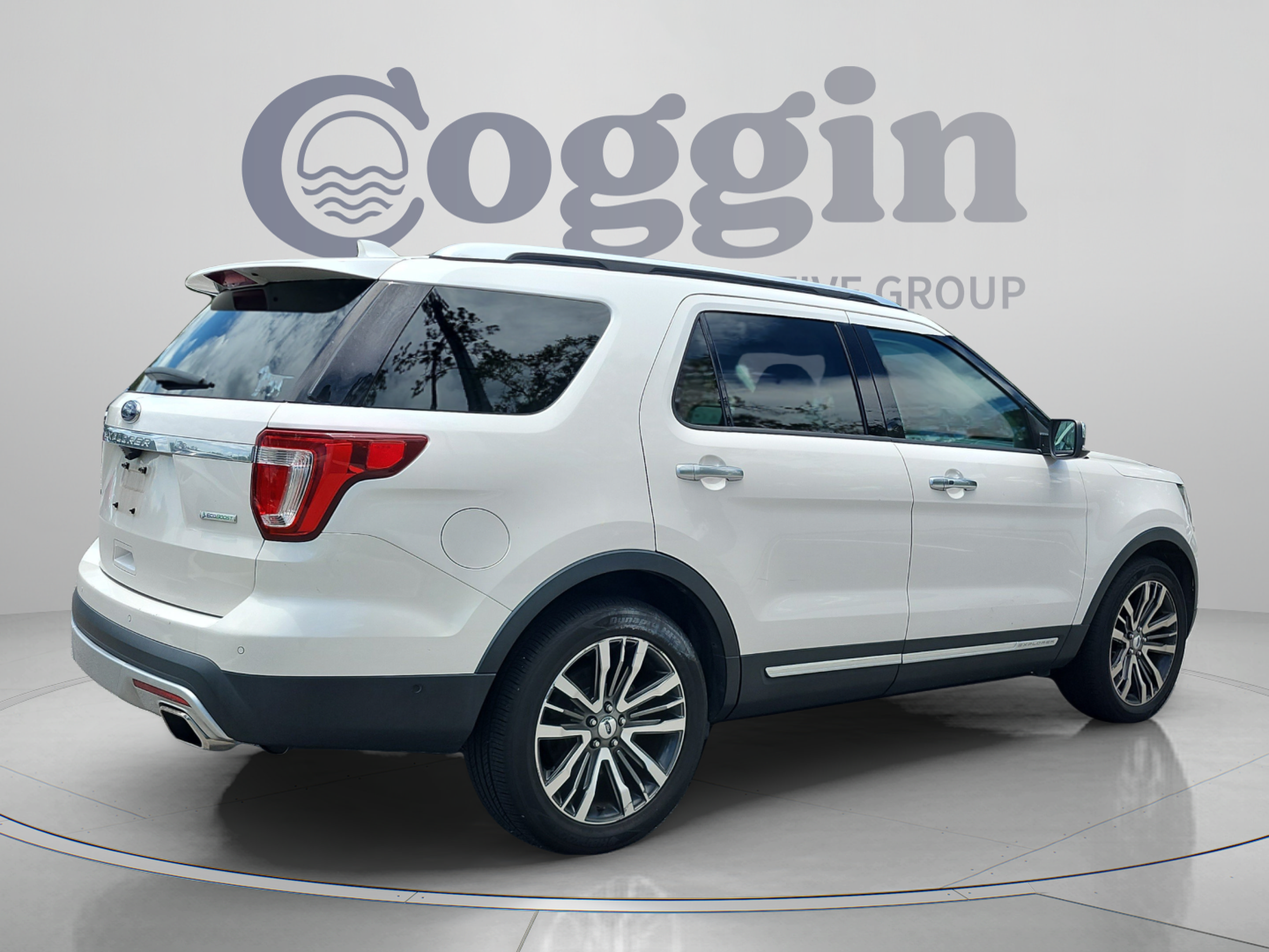 Used 2017 Ford Explorer Platinum AWD/4WD image 5