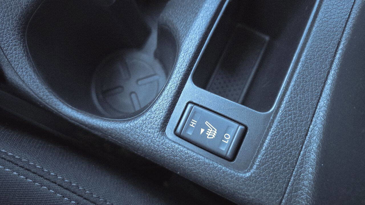 Used 2017 Nissan Rogue SV image 19