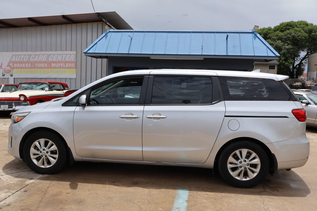 Used 2016 Kia Sedona L FWD image 4