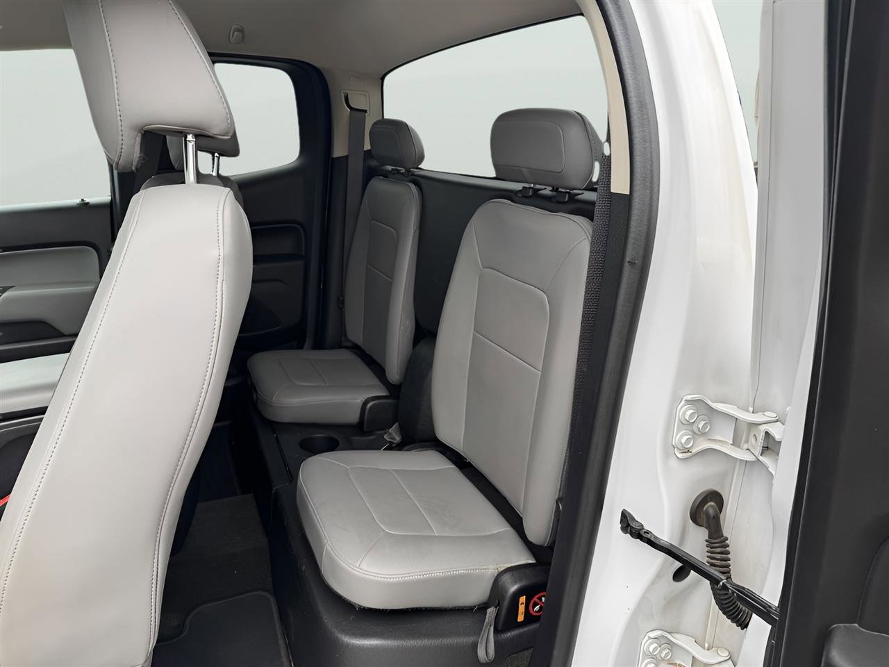 Used 2017 GMC Canyon 4x4 Extended Cab w/ Convenience Package image 16