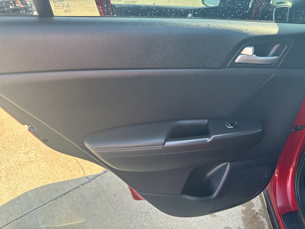 Used 2020 Kia Sportage S image 19