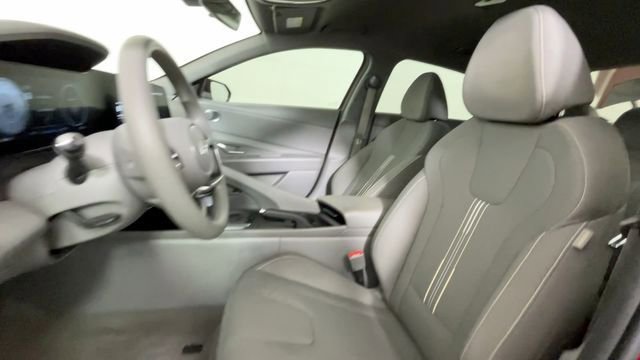 Used 2024 Hyundai Elantra SEL FWD image 18