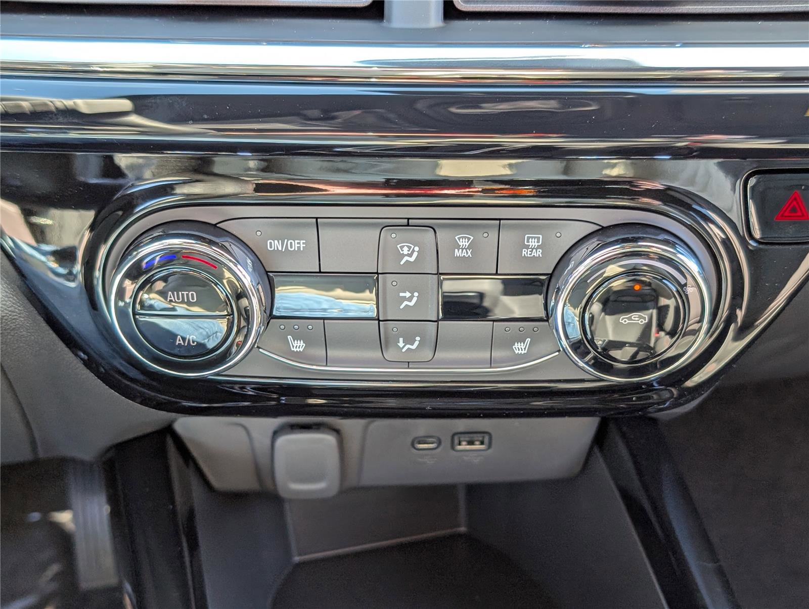 New 2026 Chevrolet Trax RS FWD image 22