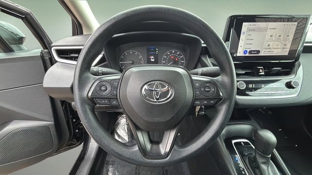 Used 2023 Toyota Corolla LE image 11