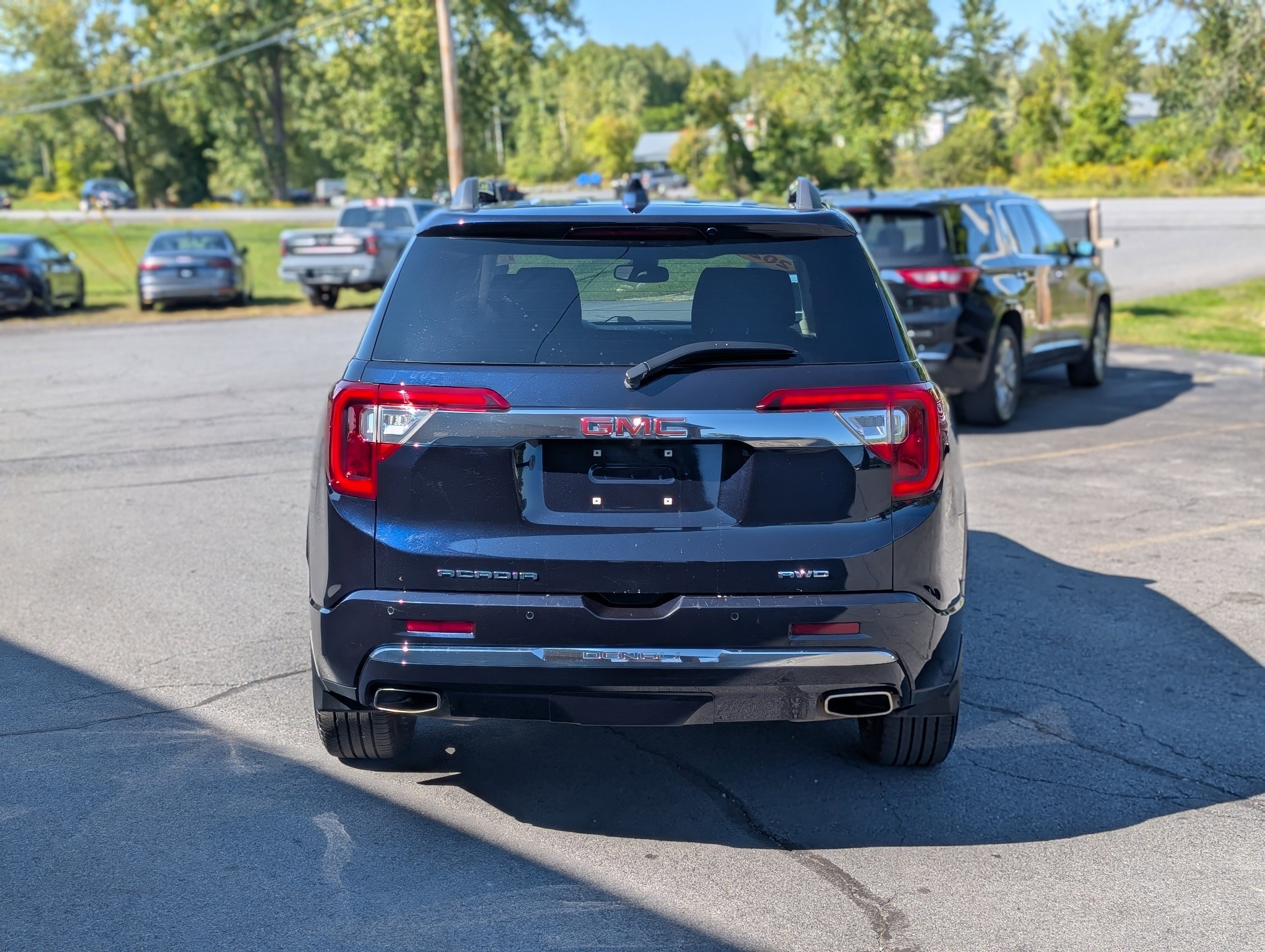 Used 2022 GMC Acadia Denali w/ Trailering Package image 11
