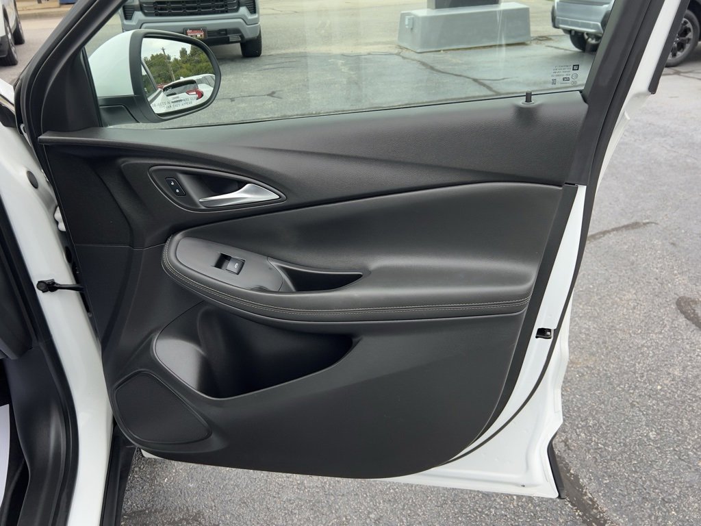 Used 2024 Buick Encore GX Preferred image 11