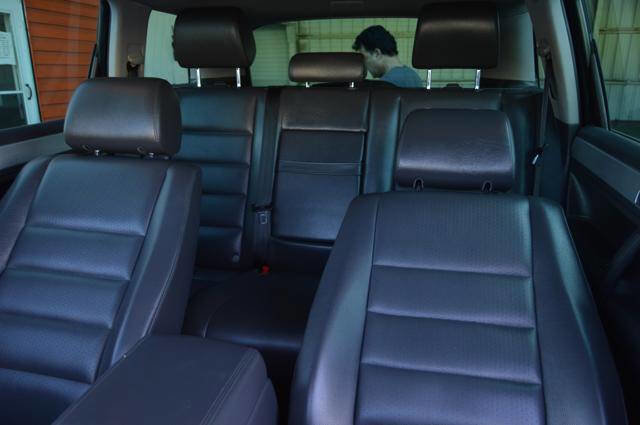 Used 2009 Volkswagen Touareg VR6 image 16