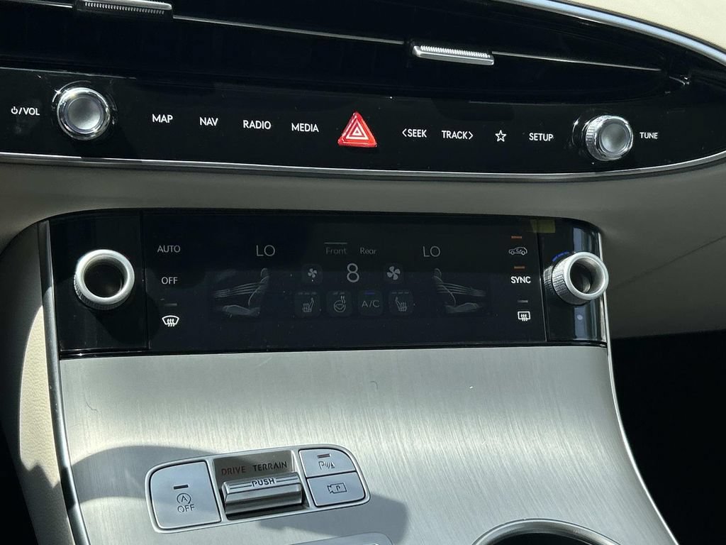 New 2027 Genesis GV70 2.5T Select AWD/4WD image 35