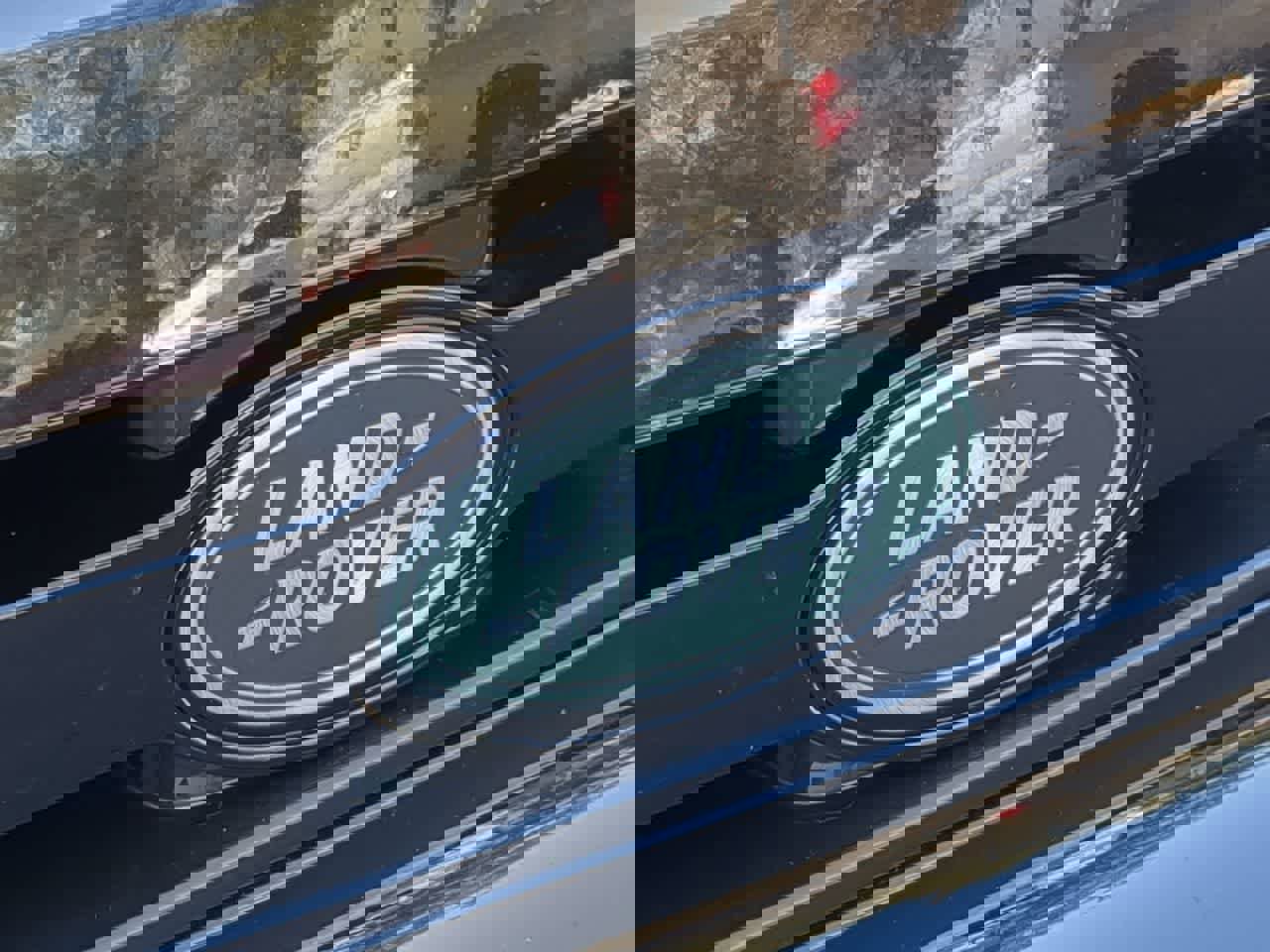 Used 2025 Land Rover Defender 110 S AWD/4WD image 12