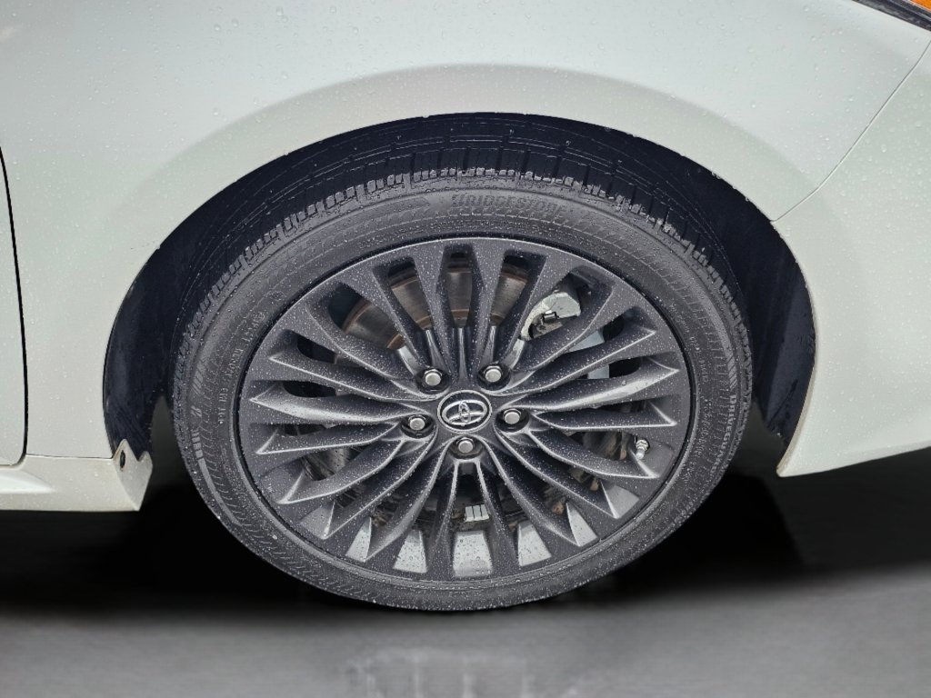 Used 2016 Toyota Avalon Touring image 27