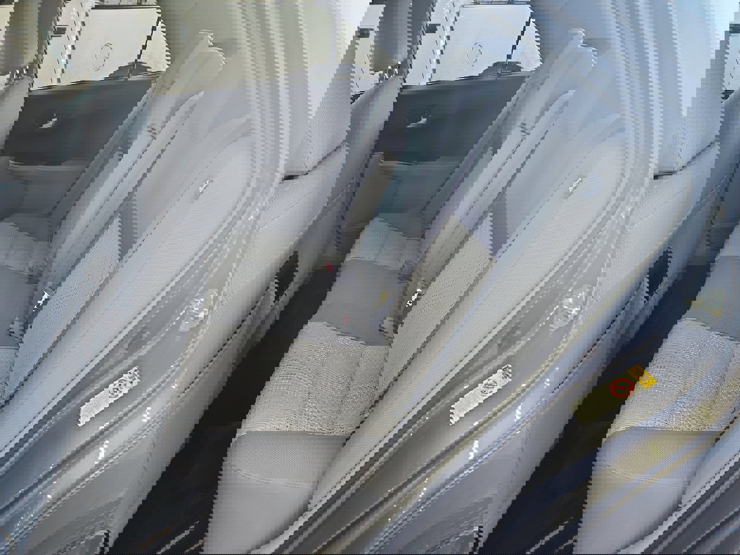 Used 2014 Toyota Camry LE image 19