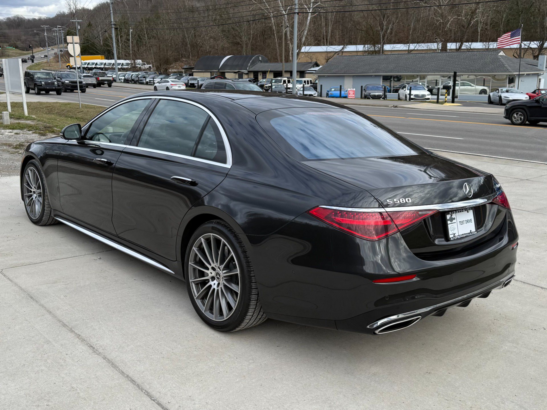 Used 2024 Mercedes-Benz S 580 4MATIC Sedan image 4
