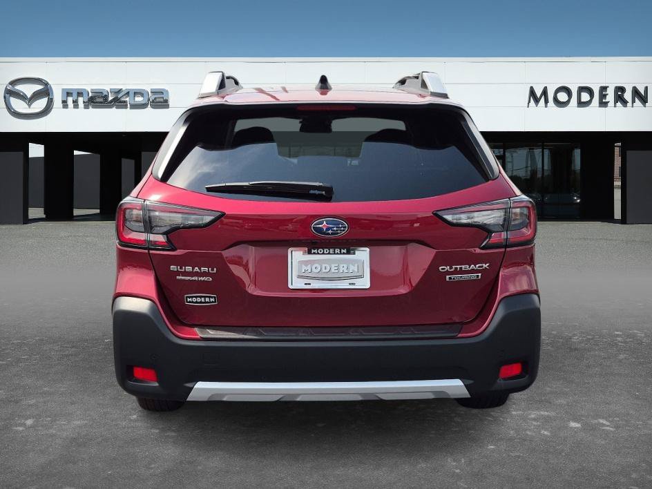 Used 2025 Subaru Outback Touring AWD/4WD image 4