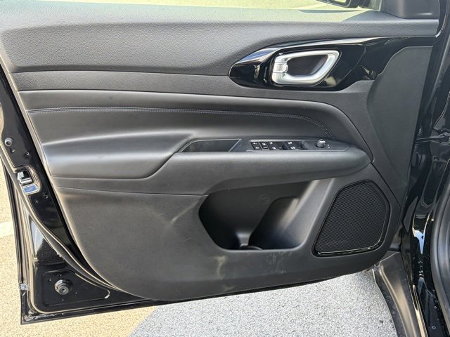 New 2026 Jeep Compass Latitude image 12