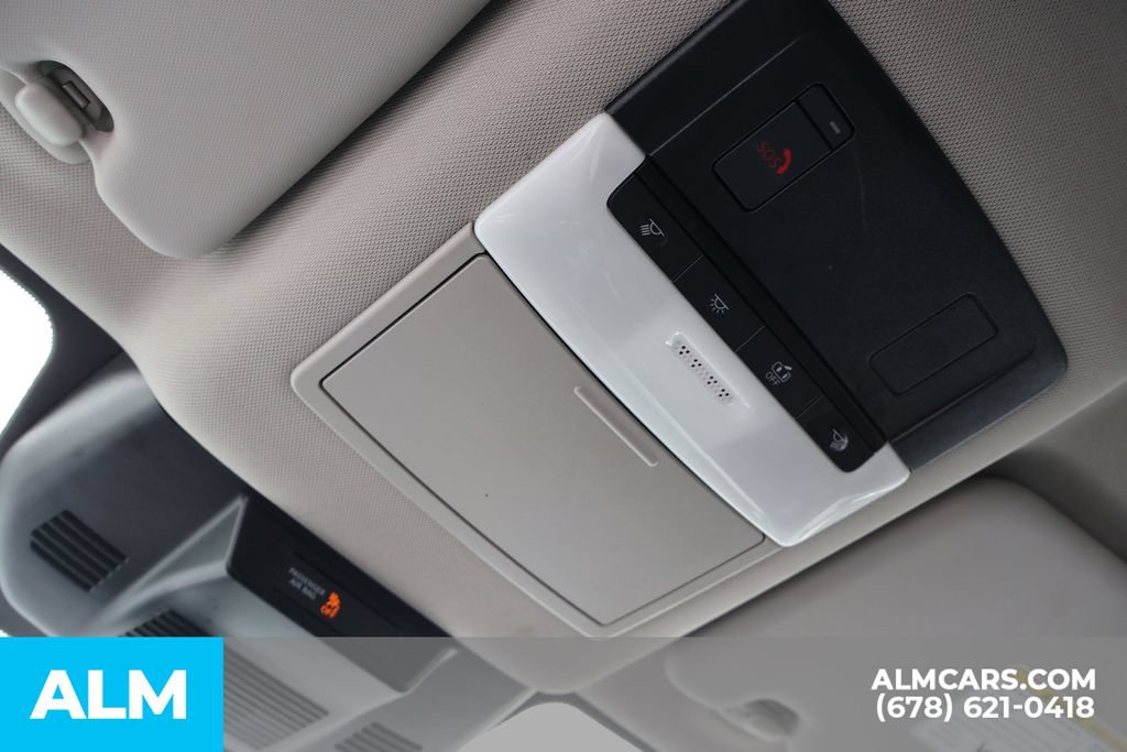 Used 2024 Nissan Rogue SV FWD image 37