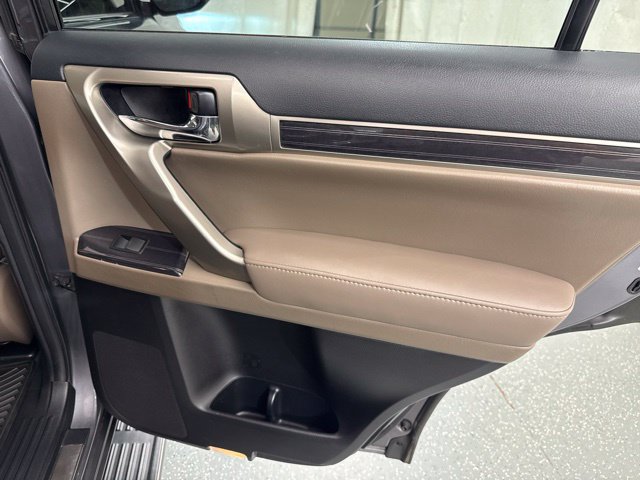 Used 2020 Lexus GX 460 Premium w/ Premium Package AWD/4WD image 11