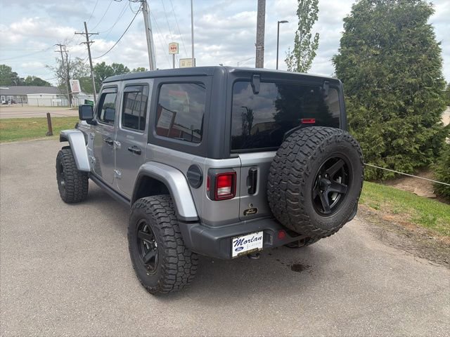 Used 2019 Jeep Wrangler Unlimited Sahara AWD/4WD image 4