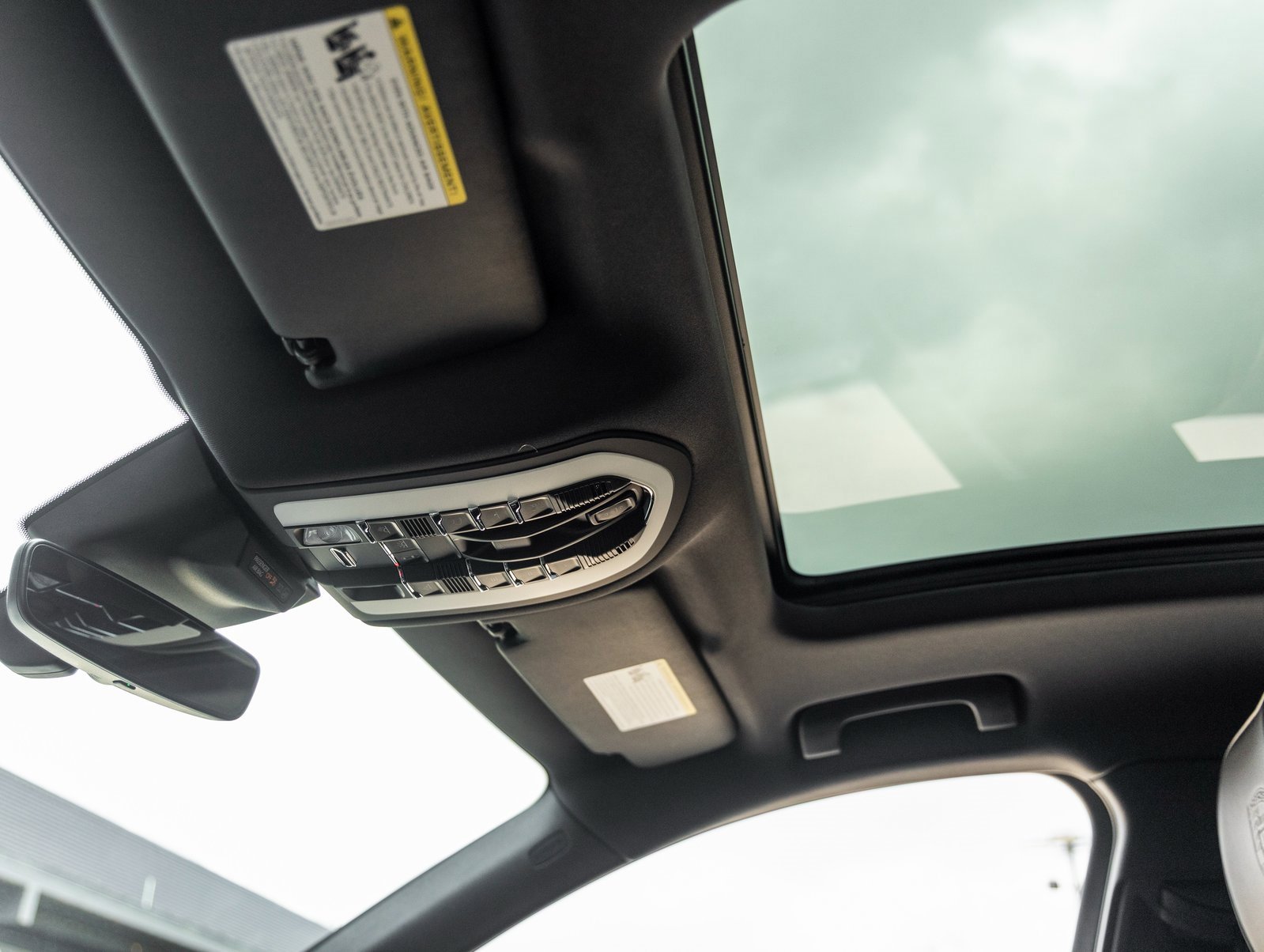 New 2026 Porsche Macan image 23