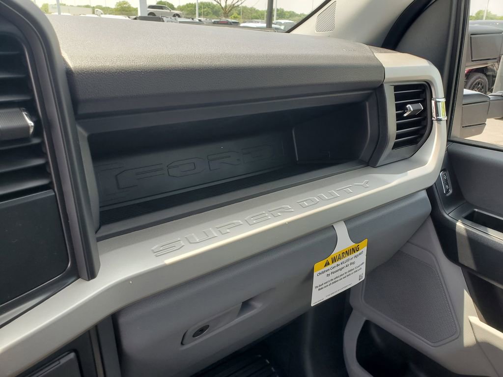 New 2025 Ford F450 XL w/ XL Chrome Package image 32