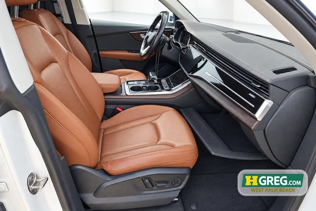 Used 2019 Audi Q8 Prestige w/ Adaptive Chassis Package AWD/4WD image 11