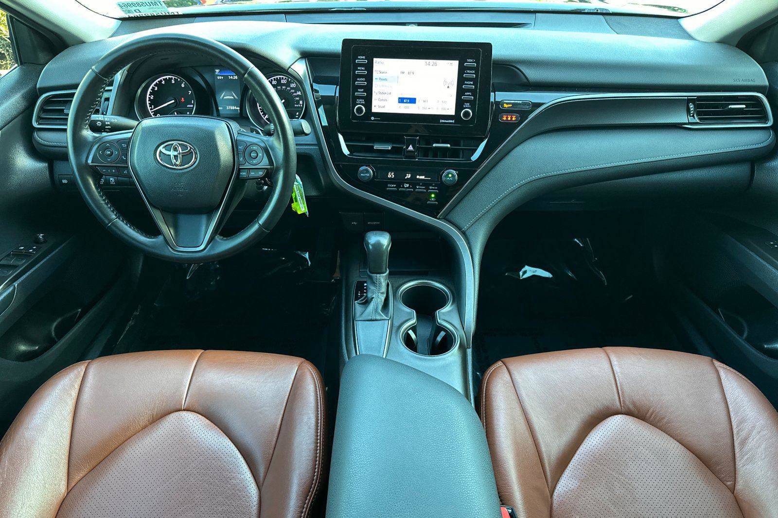 Used 2021 Toyota Camry SE image 12