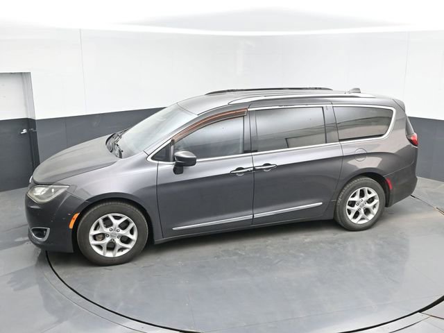 Used 2017 Chrysler Pacifica Touring-L Plus w/ Tire & Wheel Group FWD image 20