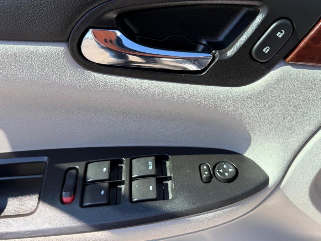 Used 2007 Chevrolet Impala LT w/ Preferred Equipment Group image 28